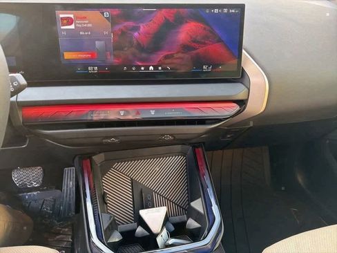 Used 2025 BMW X3 xDrive30i w/ Convenience Package image 10