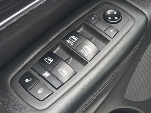 Used 2021 Jeep Grand Cherokee Limited image 26