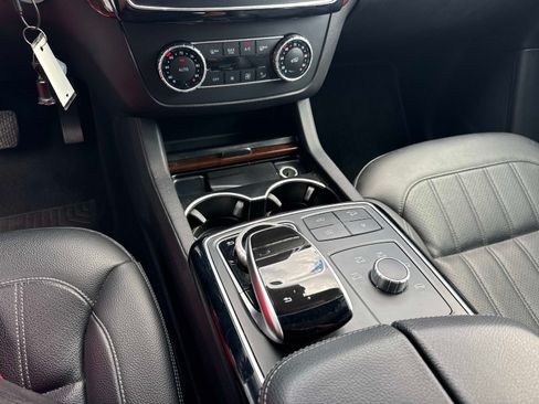 Used 2019 Mercedes-Benz GLS 450 4MATIC image 27