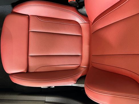 Used 2025 BMW M340i w/ Parking Assistance Package image 25