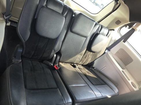 Used 2017 Dodge Grand Caravan SXT FWD image 13