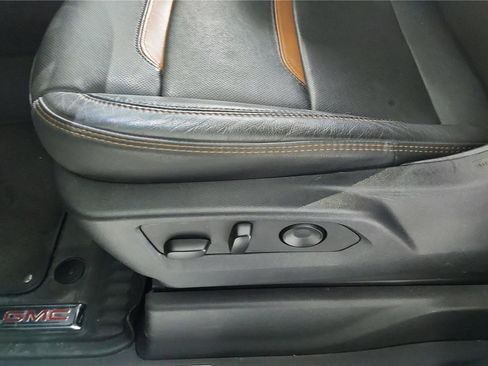 Used 2023 GMC Sierra 1500 AT4 w/ Technology Package image 18