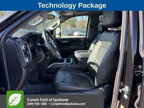 Used 2022 GMC Sierra 2500 Denali w/ Denali Black Diamond Edition AWD/4WD image 2
