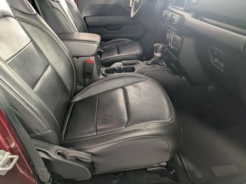 Used 2022 Jeep Wrangler Unlimited Sahara image 31