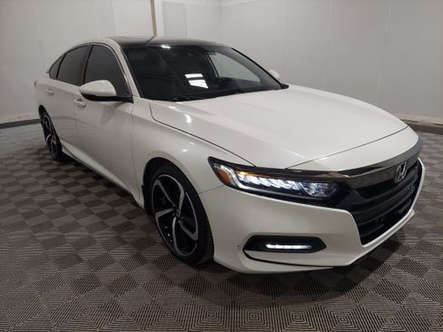 Used 2019 Honda Accord Sport image 4