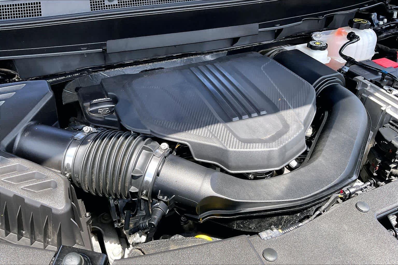 Used 2024 Chevrolet Traverse RS FWD image 32