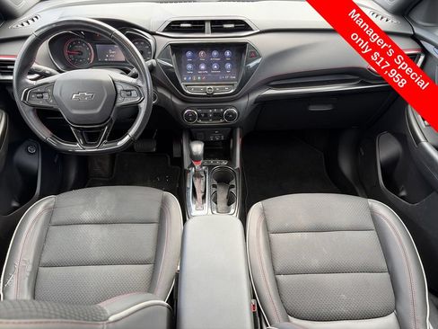 Used 2022 Chevrolet TrailBlazer RS w/ Sun and Liftgate Package FWD image 12