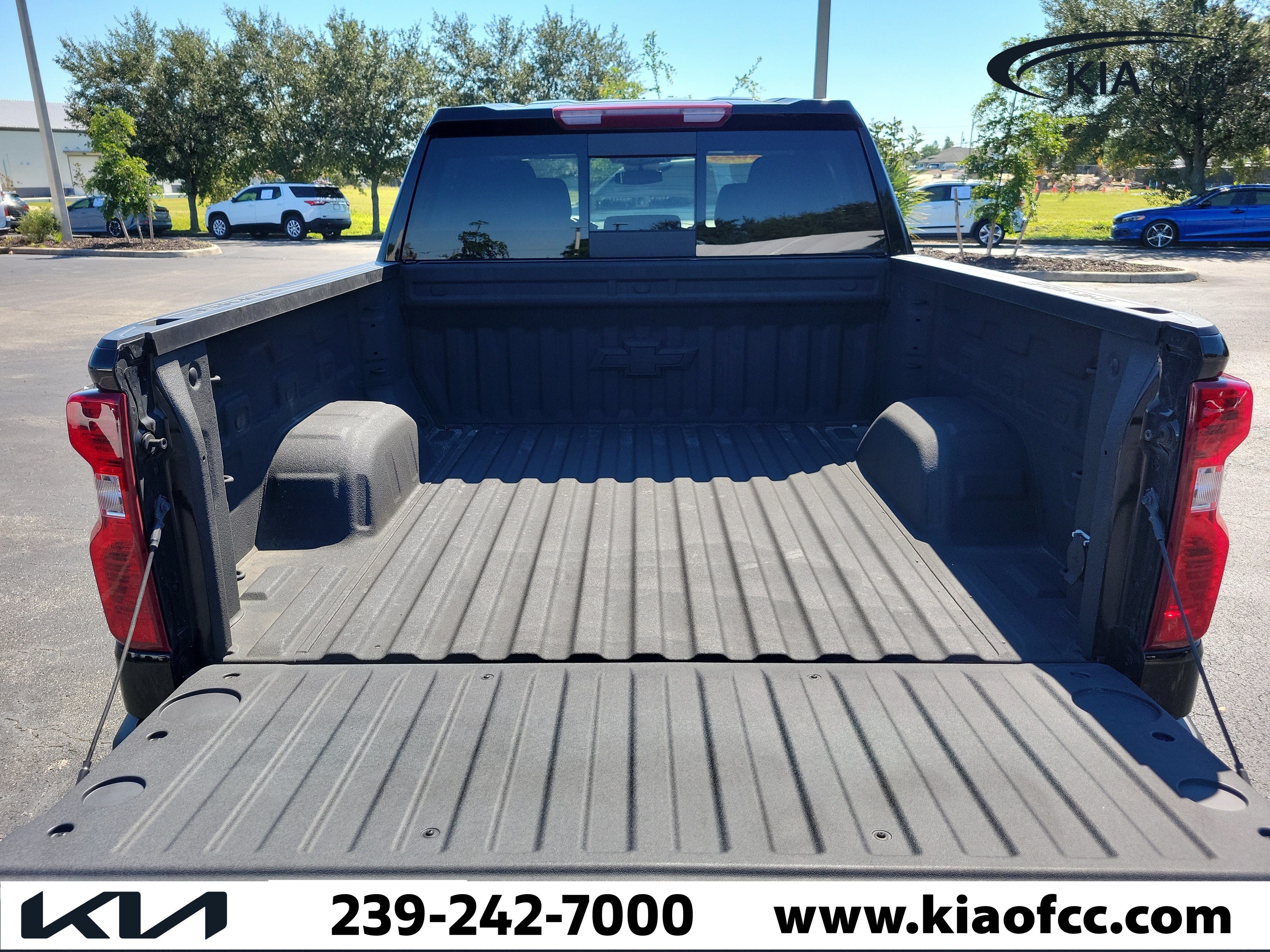 Used 2023 Chevrolet Silverado 1500 LT w/ Safety Package AWD/4WD image 10