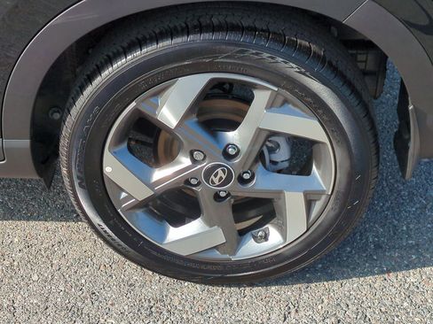 Used 2025 Hyundai Venue SEL image 32