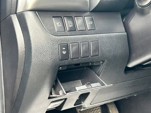 Used 2019 Toyota Highlander XLE AWD/4WD image 18