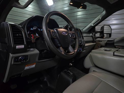Used 2018 Ford F550 4x4 Regular Cab Super Duty image 15