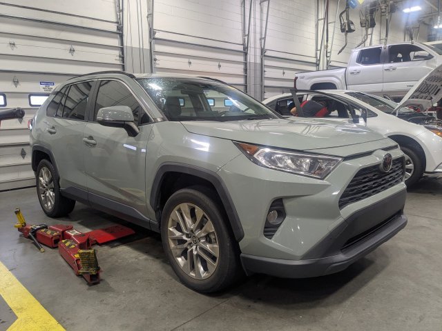 Used 2021 Toyota RAV4 XLE Premium FWD image 1