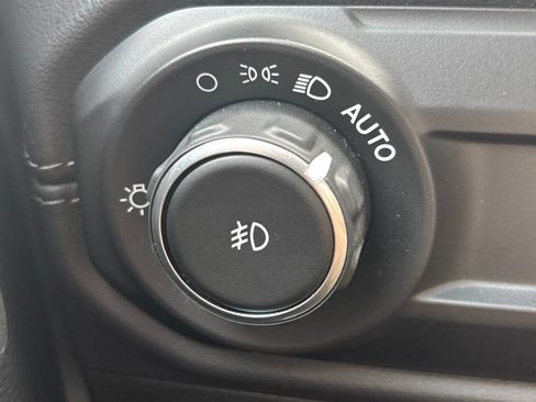 Used 2024 Jeep Wrangler Unlimited Sahara AWD/4WD image 21