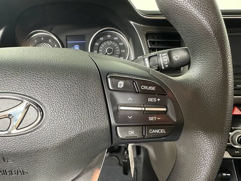 Used 2020 Hyundai Elantra SE FWD image 24