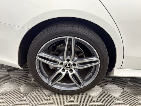 Used 2019 Mercedes-Benz E 300 4MATIC image 19
