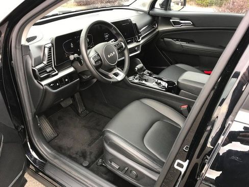 Used 2023 Kia Sportage EX image 5