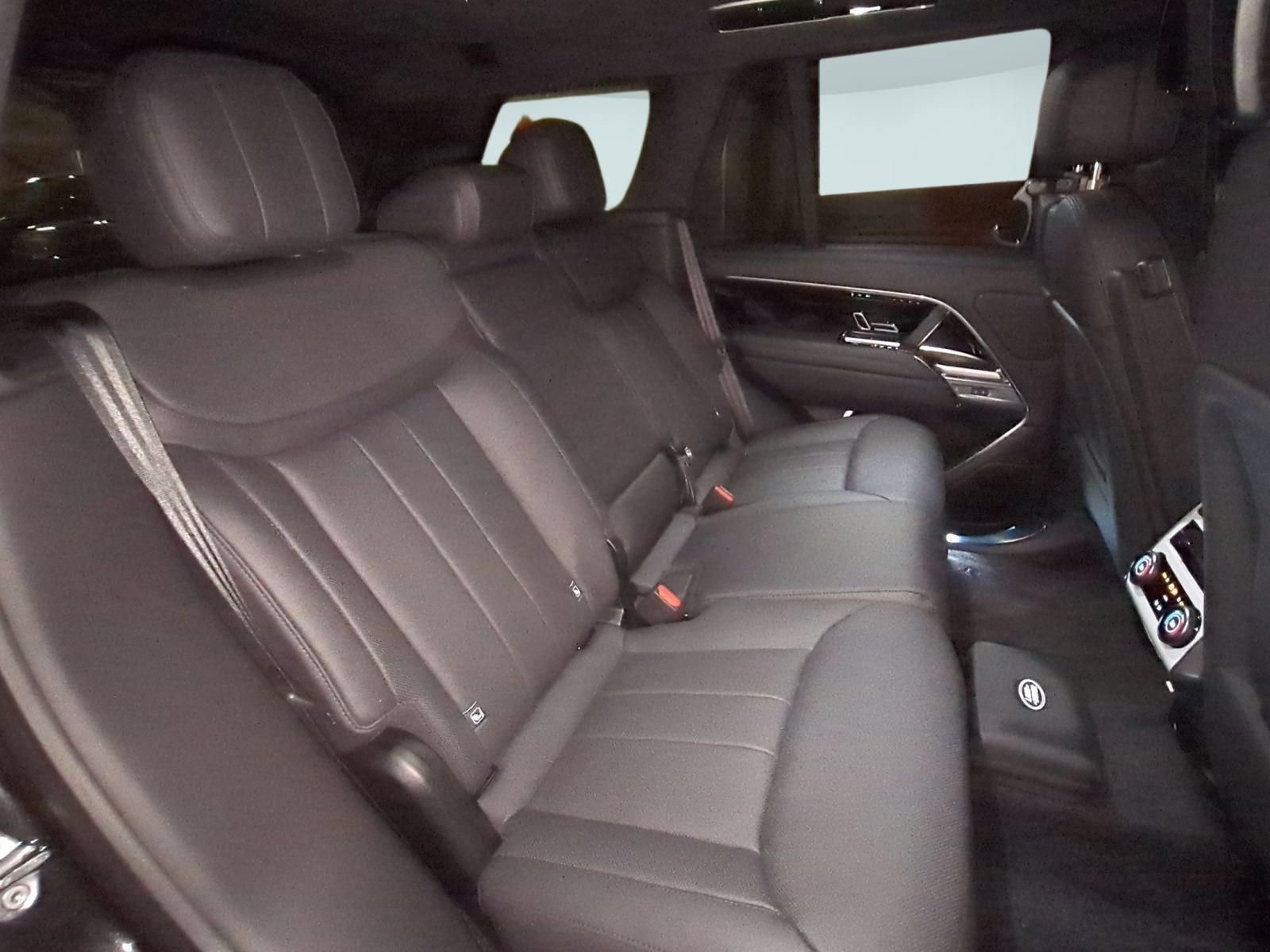 New 2026 Land Rover Range Rover SE AWD/4WD image 29