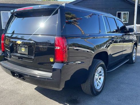 Used 2020 Chevrolet Suburban LT RWD image 7