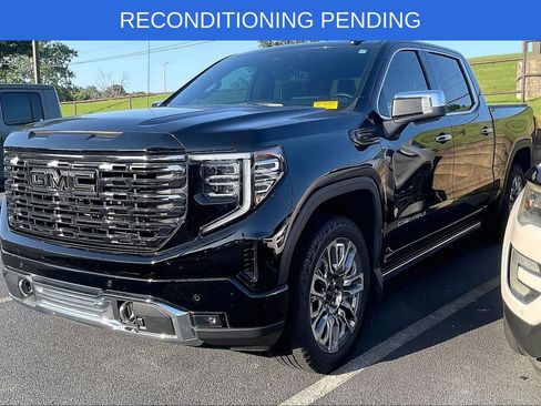 Used 2025 GMC Sierra 1500 Denali Ultimate AWD/4WD image 2