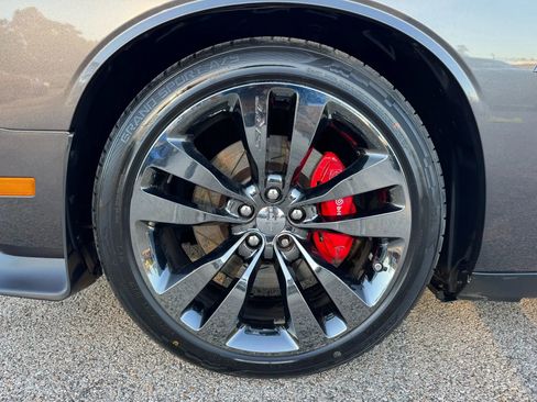 Used 2014 Dodge Challenger SRT8 w/ Harman/Kardon Audio Group image 12