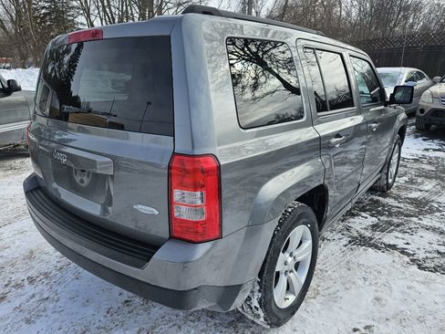 Used 2013 Jeep Patriot Latitude w/ Sun/Sound Group image 9