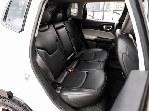 Used 2022 Jeep Compass Limited image 47