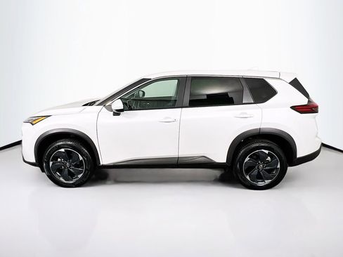 Used 2024 Nissan Rogue SV image 4