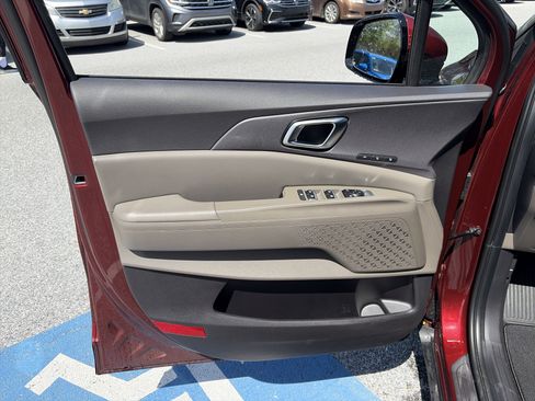 Used 2026 Kia Carnival EX FWD image 15