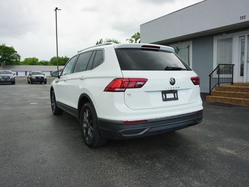 Used 2022 Volkswagen Tiguan SE FWD image 7