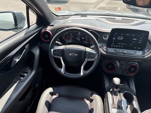 Used 2025 Chevrolet Blazer RS FWD image 18
