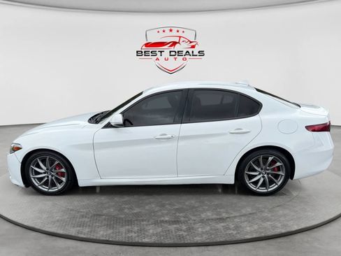 Used 2023 Alfa Romeo Giulia Sprint RWD image 2