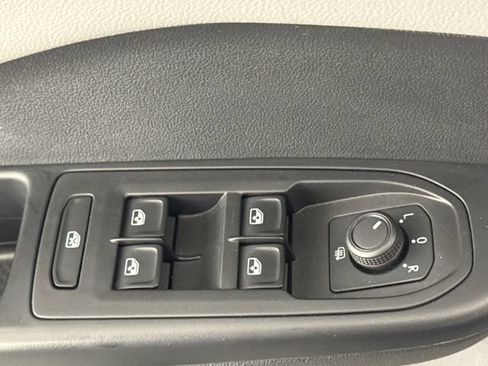 Used 2023 Volkswagen Taos SE AWD/4WD image 31
