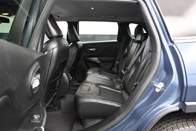 Used 2020 Jeep Cherokee Latitude Plus w/ Cold Weather Group AWD/4WD image 21