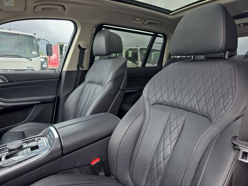Used 2025 BMW X7 xDrive40i AWD/4WD image 26
