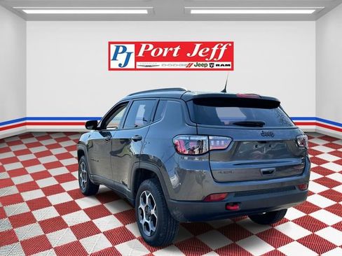Used 2022 Jeep Compass Trailhawk image 5