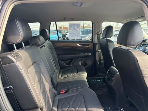 Used 2024 Volkswagen Atlas SE image 22