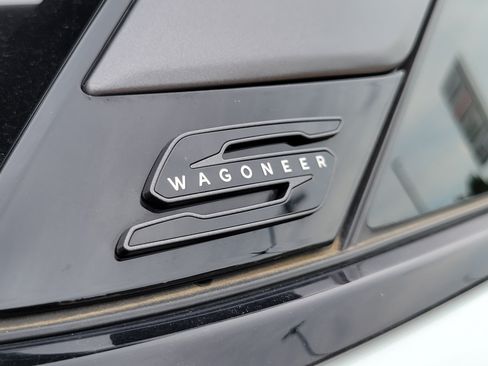 Used 2024 Jeep Wagoneer Launch Edition AWD/4WD image 22