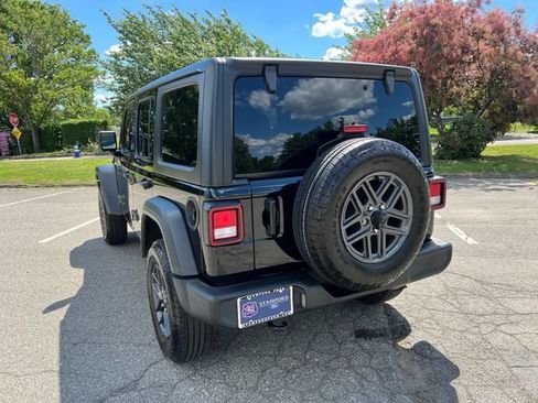 Used 2025 Jeep Wrangler Unlimited Sport AWD/4WD image 8
