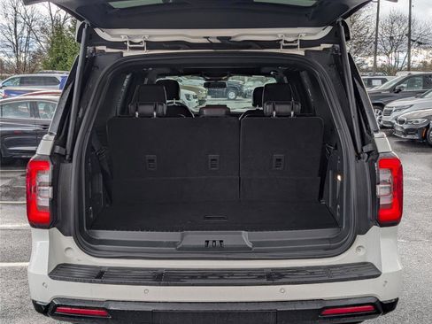 Used 2023 Ford Expedition Limited image 13