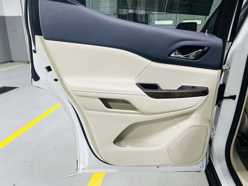 Used 2021 GMC Acadia Denali image 31