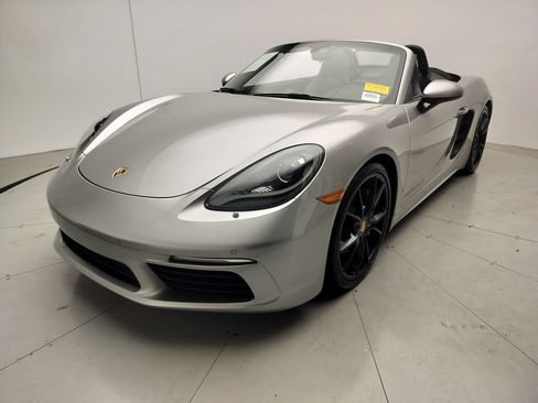 Certified 2017 Porsche 718 Boxster S RWD image 1