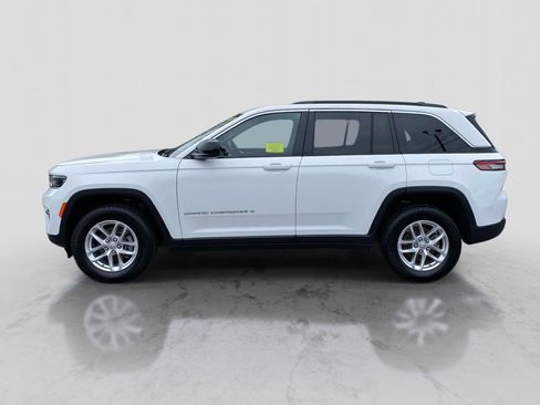 Certified 2025 Jeep Grand Cherokee Laredo X AWD/4WD image 2