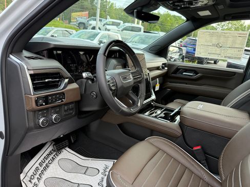 New 2026 GMC Yukon XL Denali Ultimate AWD/4WD image 13