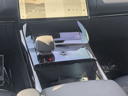 Used 2025 Land Rover Range Rover Sport Dynamic SE image 17