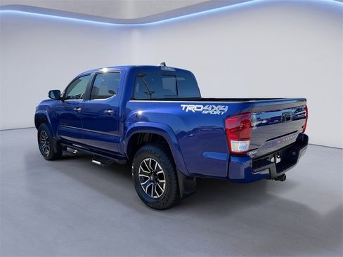 Used 2022 Toyota Tacoma 4x4 Double Cab image 5