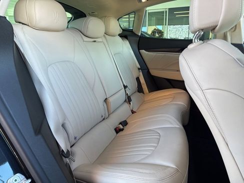 Certified 2022 Maserati Levante GT image 17