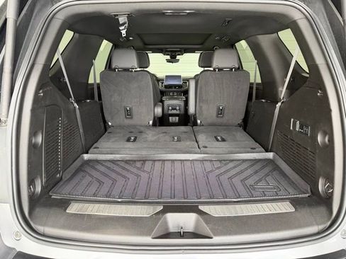 Used 2022 Chevrolet Tahoe Premier AWD/4WD image 34