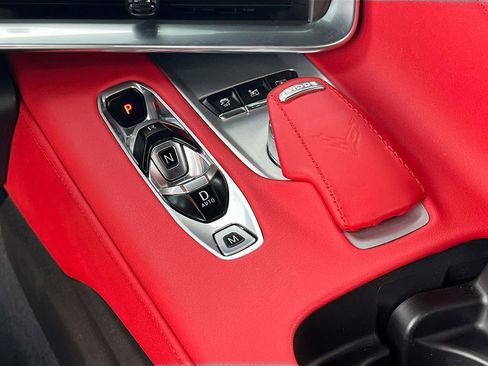 Used 2022 Chevrolet Corvette Stingray Preferred Cpe w/ Z51 Performance Package RWD image 17