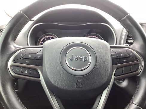 Used 2020 Jeep Cherokee Latitude Plus w/ Cold Weather Group image 10