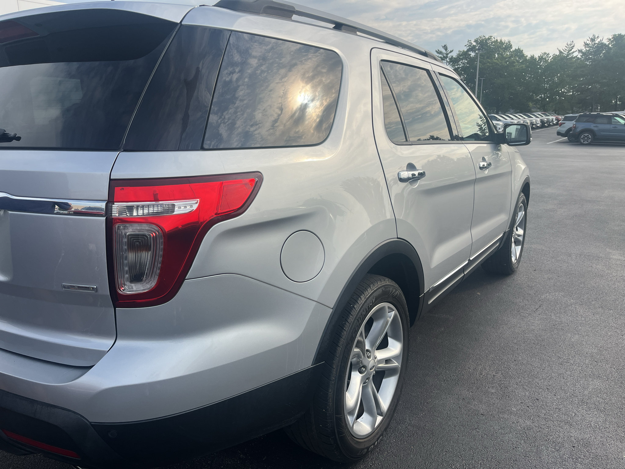 Used 2015 Ford Explorer Limited w/ Equipment Group 302A AWD/4WD image 11